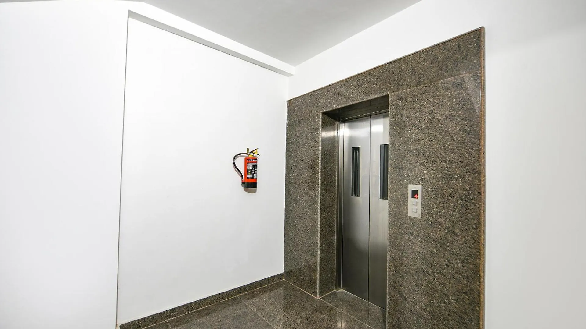 Hotel Fabhotel Luxe 8 Stayz Gurgáon