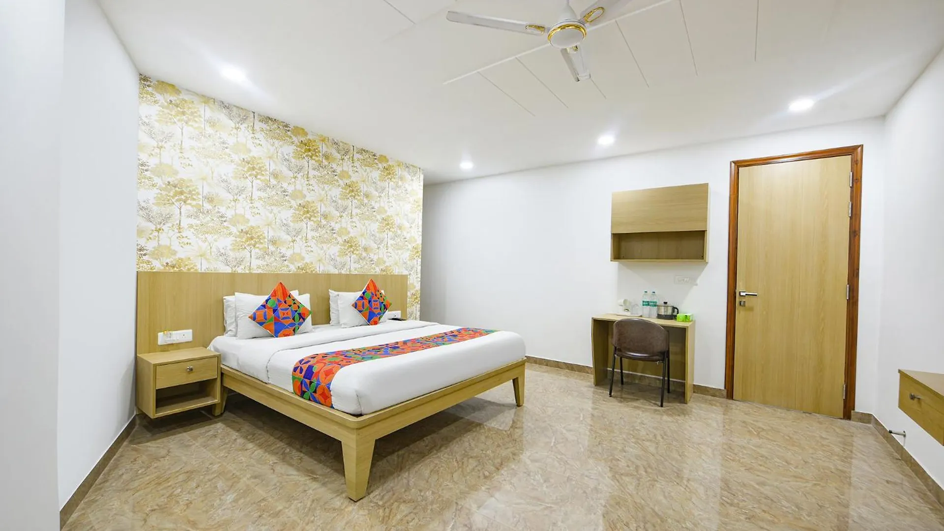 Fabhotel Luxe 8 Stayz Gurgaon