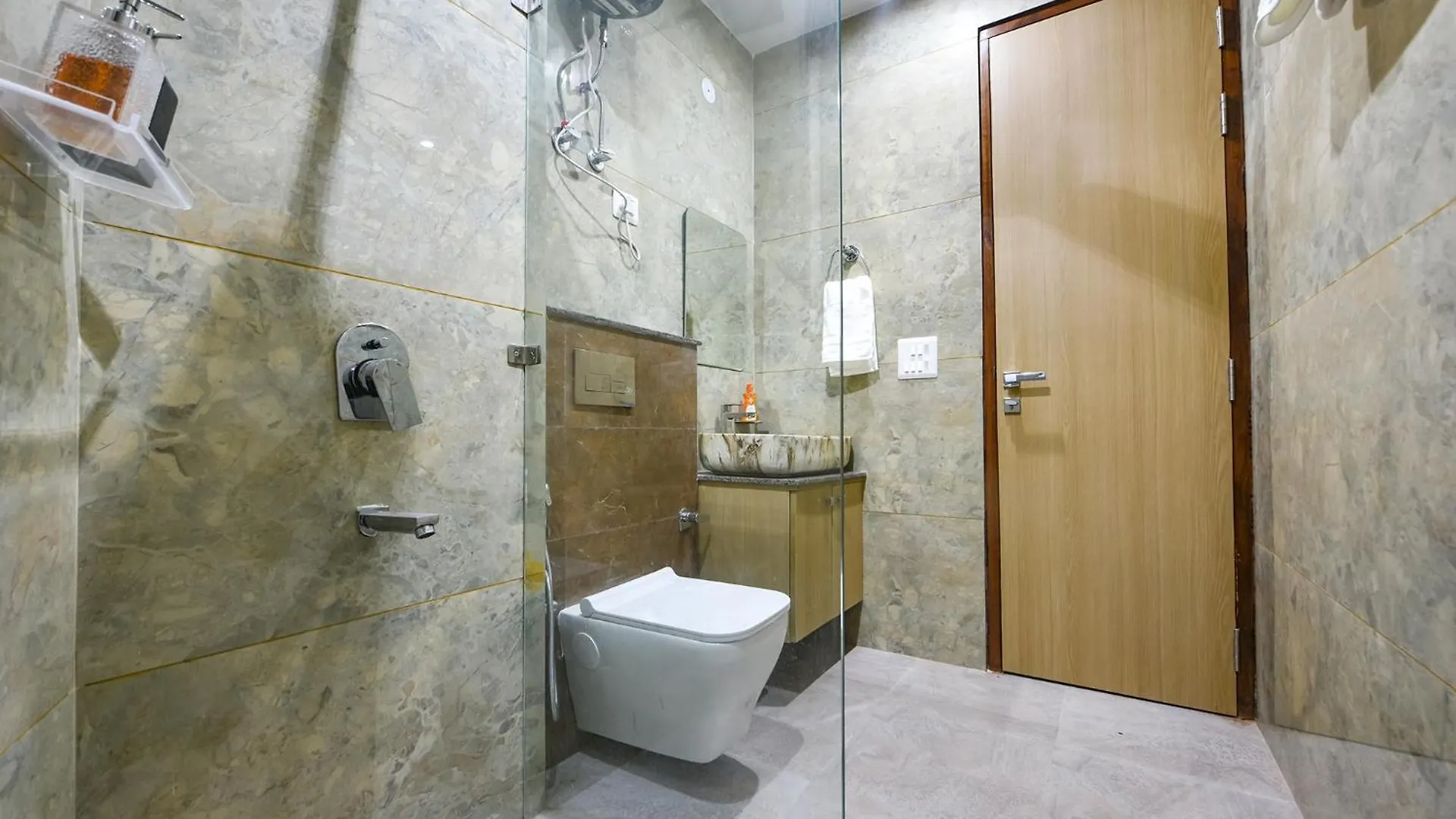 Fabhotel Luxe 8 Stayz Gurgaon