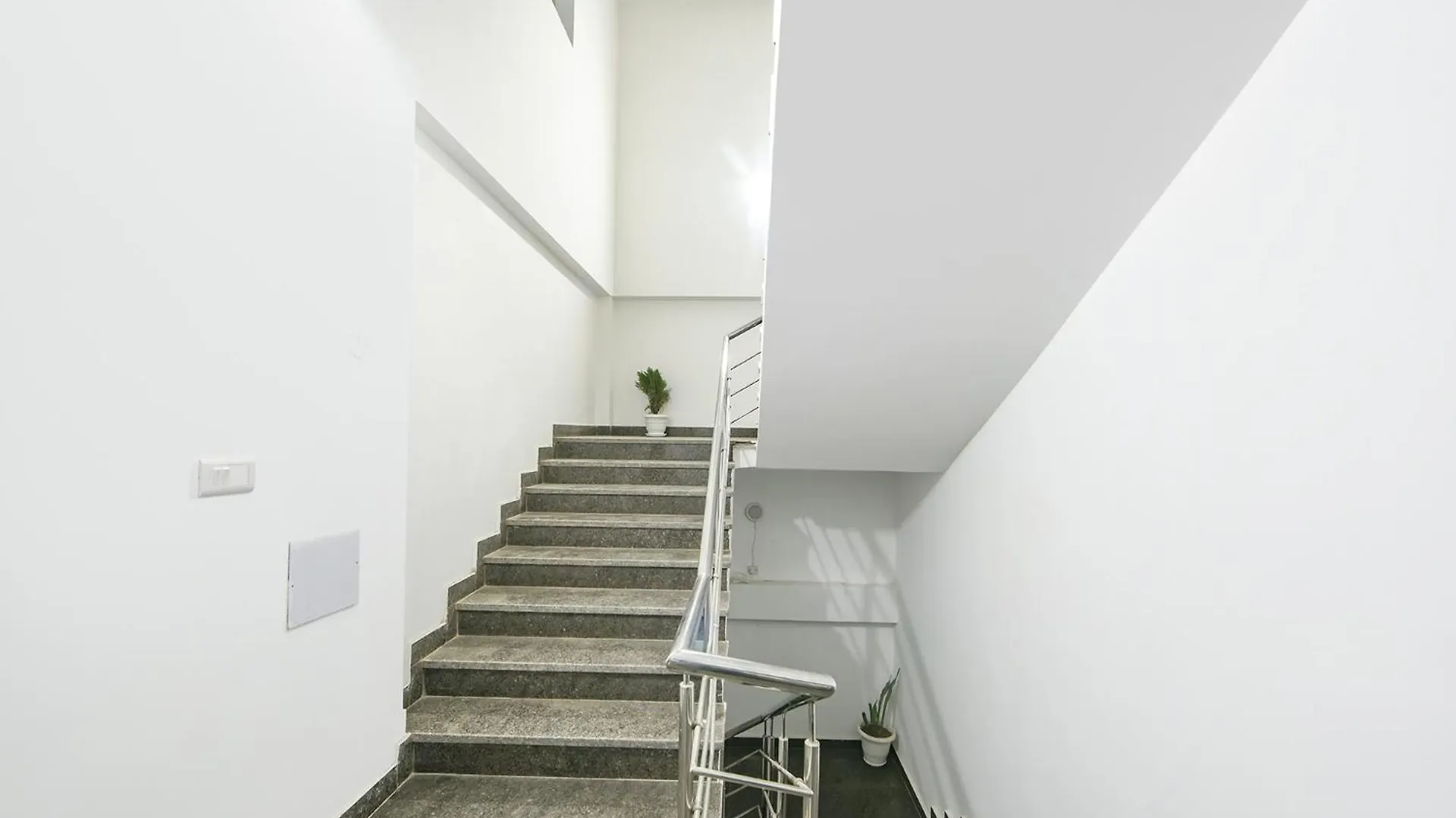 Fabhotel Luxe 8 Stayz Gurgaon Hotell